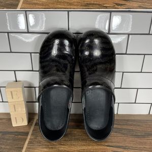 Sanita Tiger Stripe Mulicolored Sparkle Patent Leather Clogs  Womens Size EU 40